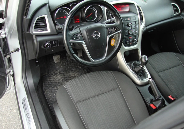 Opel Astra cena 20000 przebieg: 219000, rok produkcji 2011 z Syców małe 154
